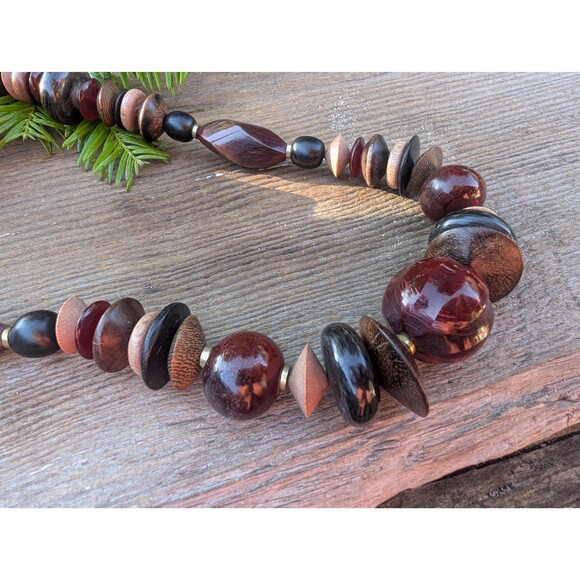 Vintage Wood Beaded Necklace: Red Chunky Necklace - Picture 5 of 16